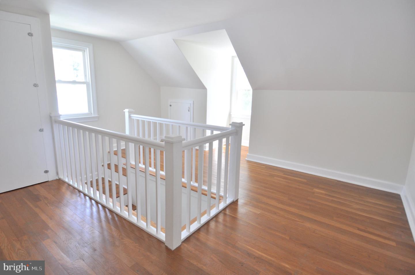 16 Somerset Ave Property Photo 27