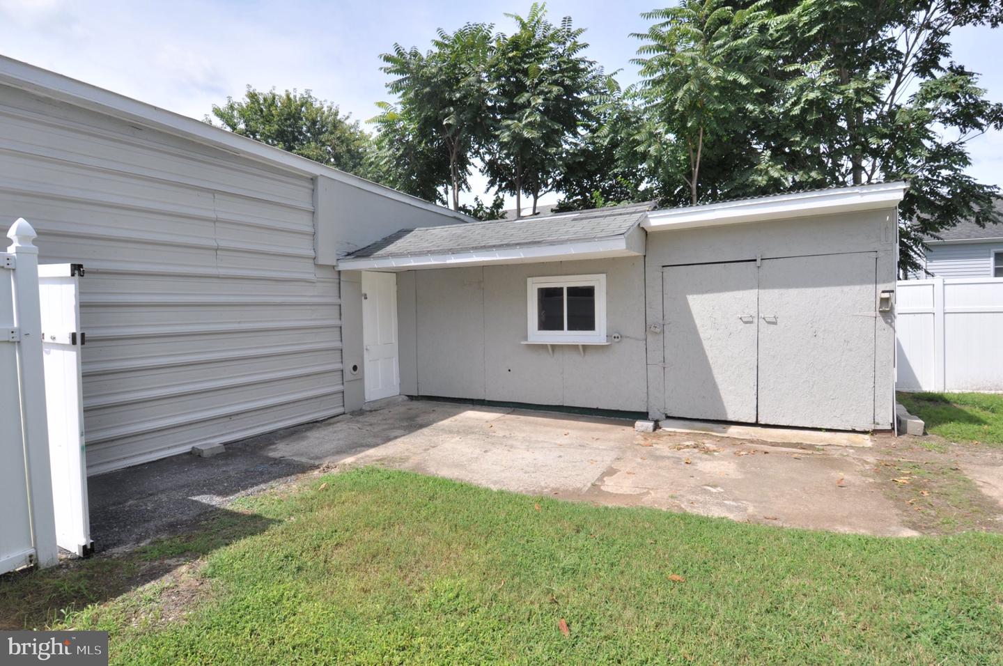 16 Somerset Ave Property Photo 31