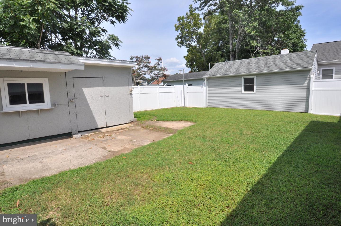 16 Somerset Ave Property Photo 34
