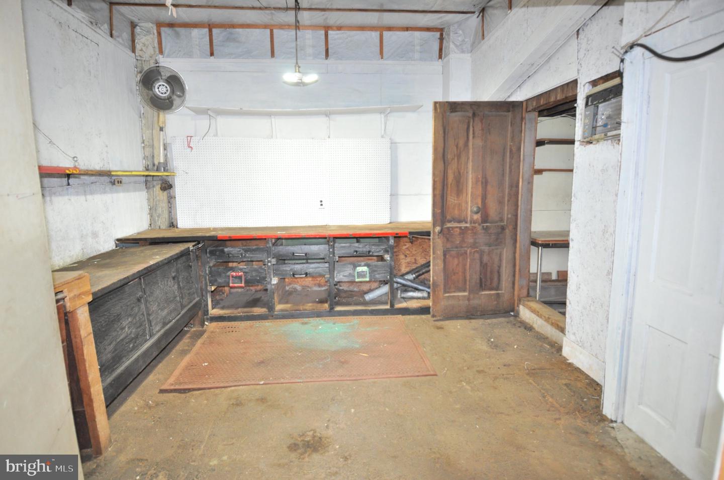 16 Somerset Ave Property Photo 37