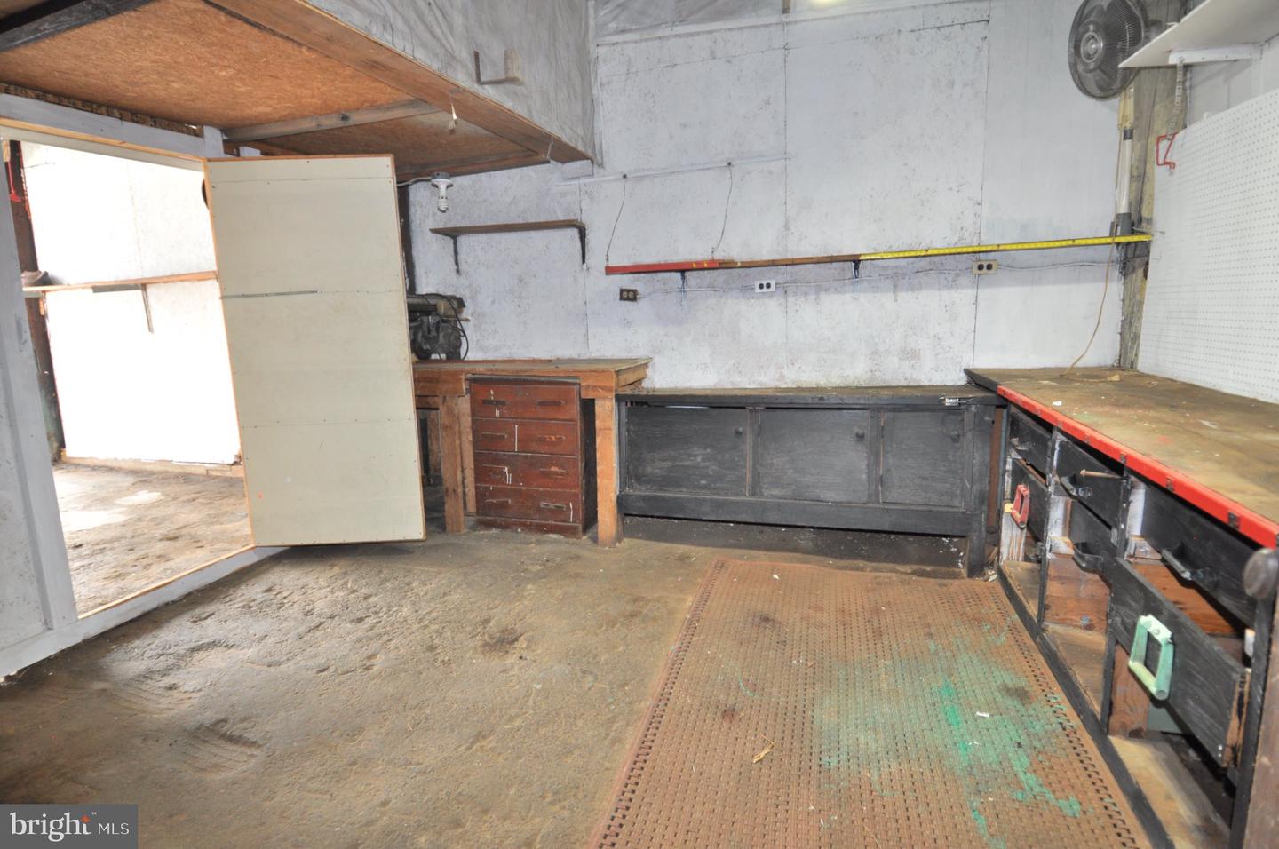 16 Somerset Ave Property Photo 38