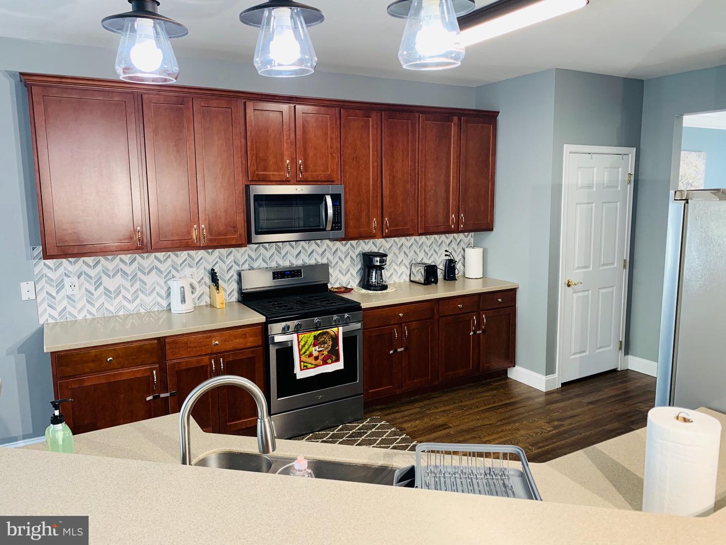 12167 Snug Harbor Rd Property Photo 8