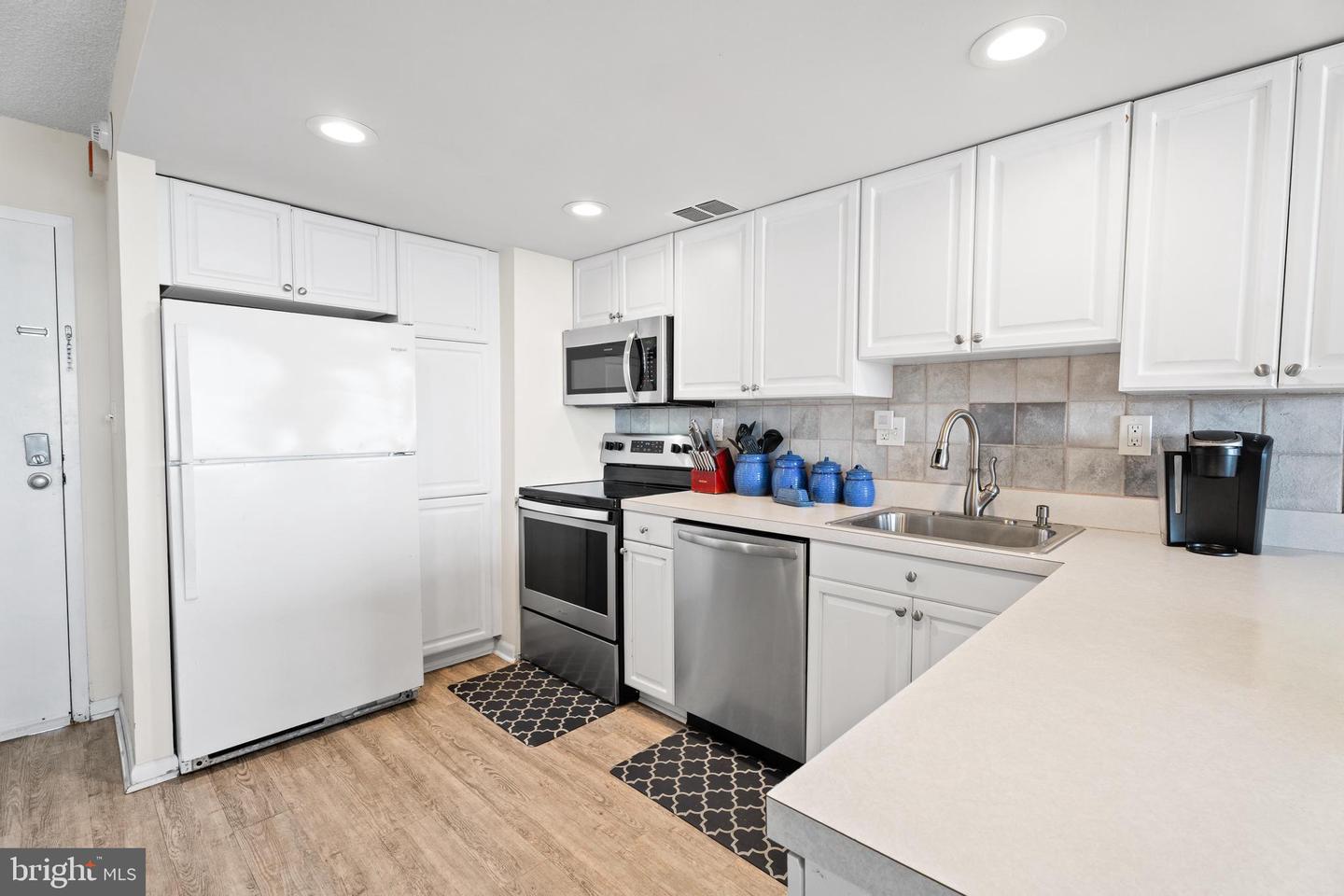 4 84th St #6 Property Photo 14