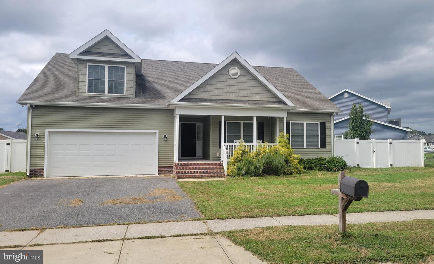 1716 Cedar St Property Photo 1