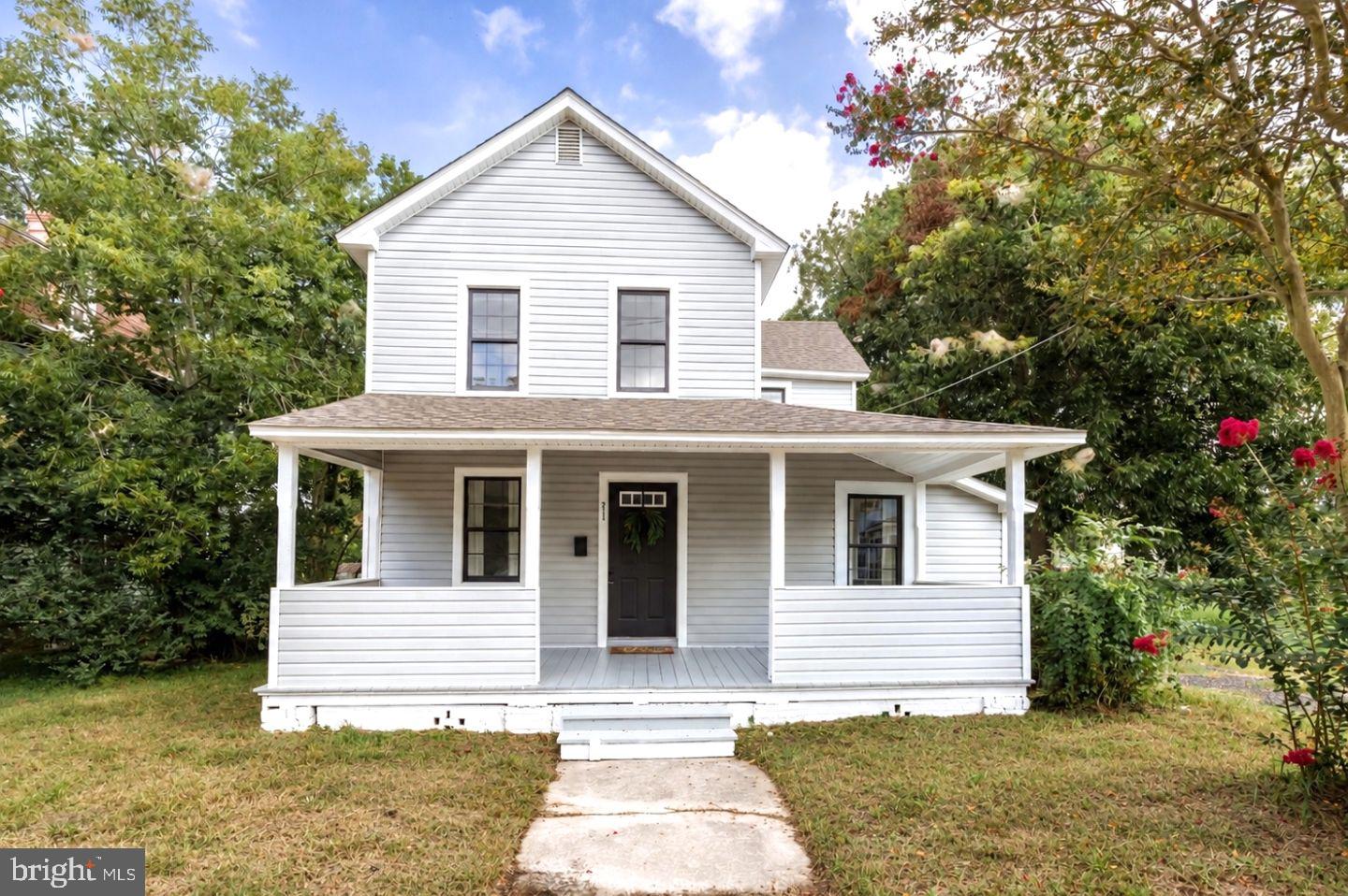 211 Walnut St Property Photo 1