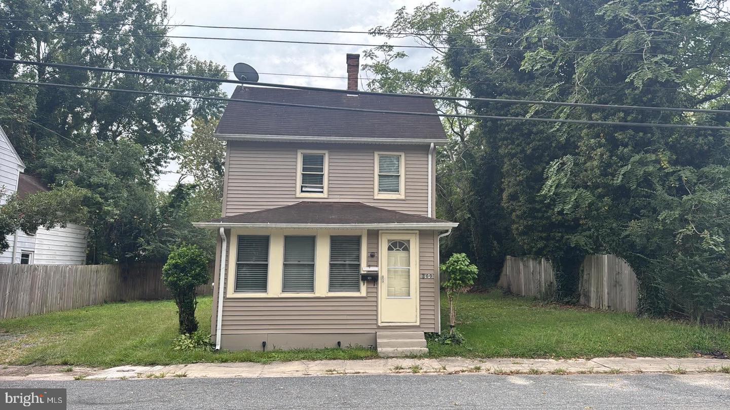 600 CEDAR ST Property Photo 1