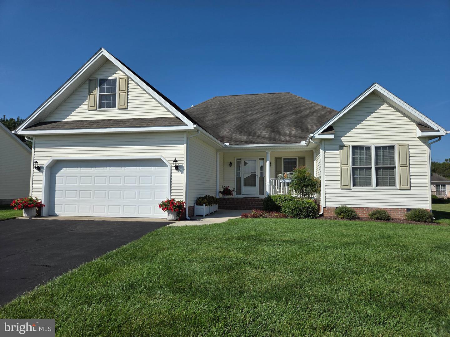 2102 Waverly Drive Dr Property Photo 1