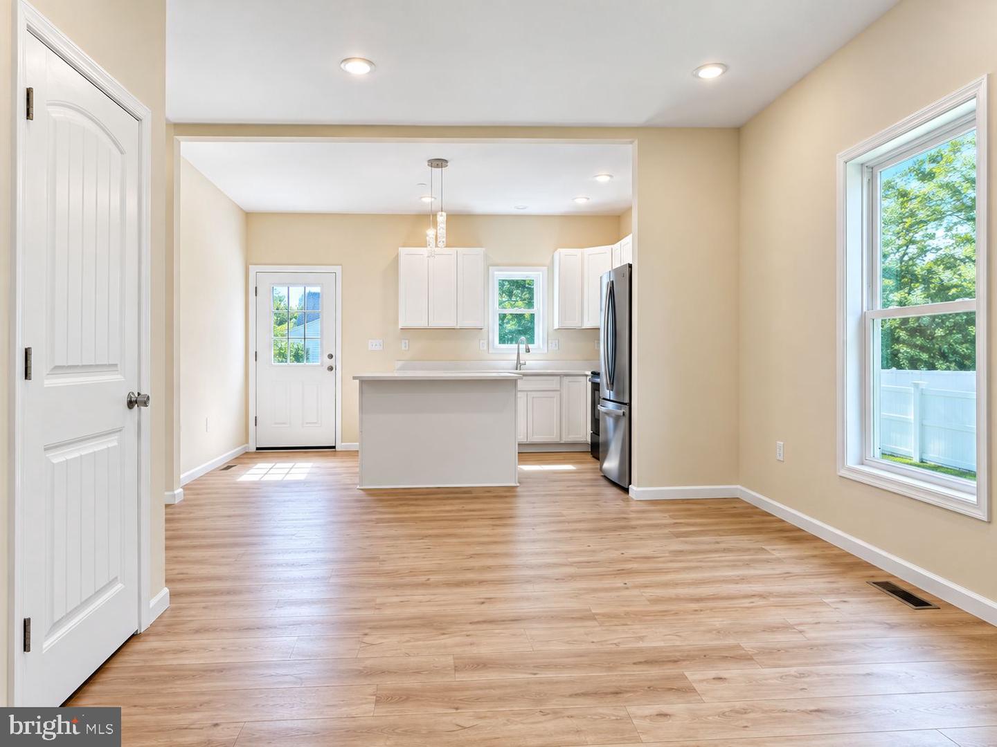 412 Market St Property Photo 6