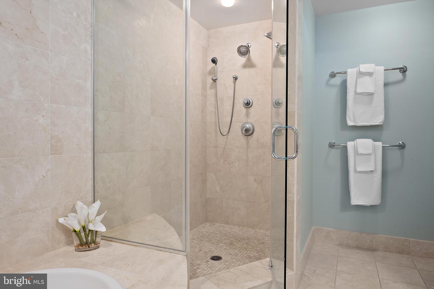 2 48th St #402 Property Photo 42