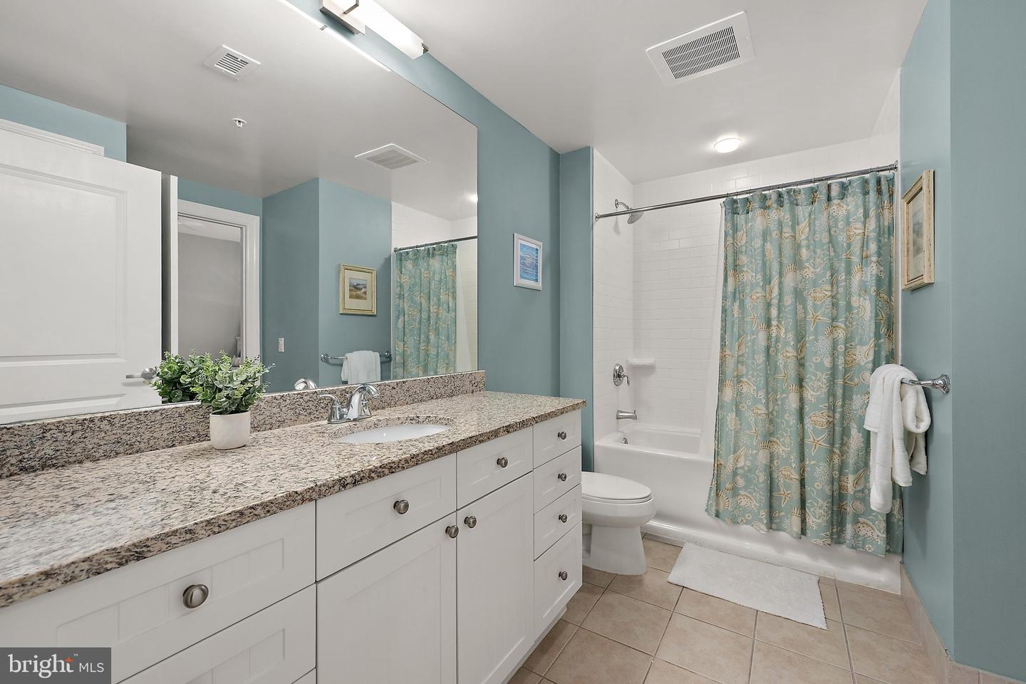2 48th St #402 Property Photo 53