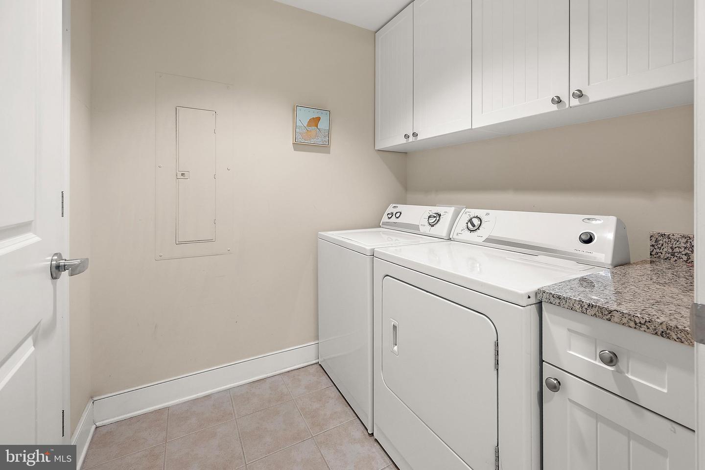 2 48th St #402 Property Photo 55