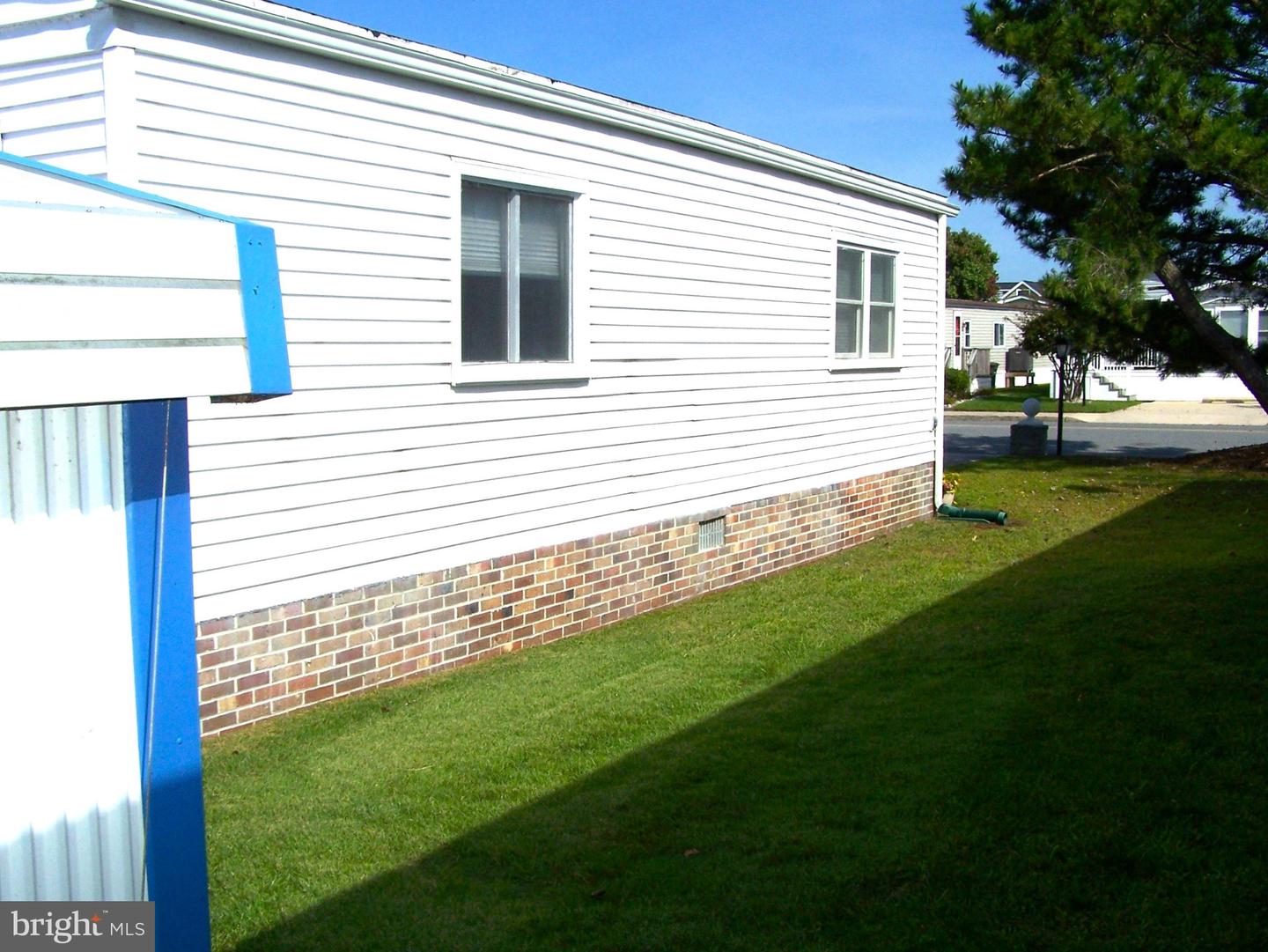 203 Clam Shell Rd Property Photo 6