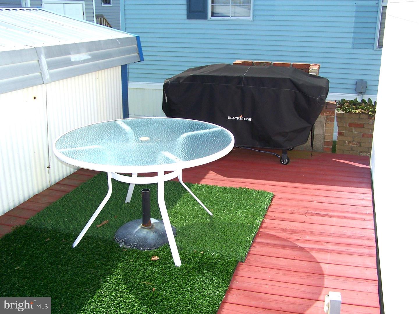 203 Clam Shell Rd Property Photo 8