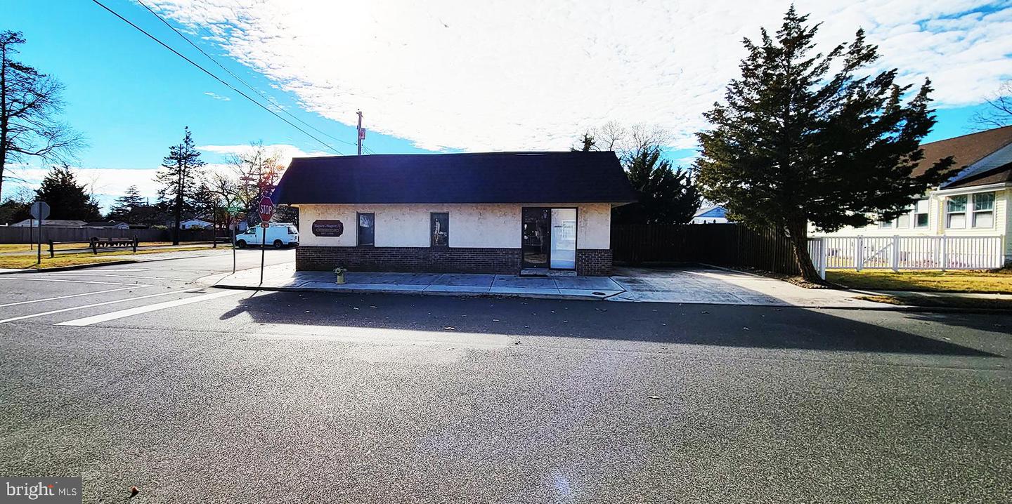200 Jackson Ave Property Photo 2