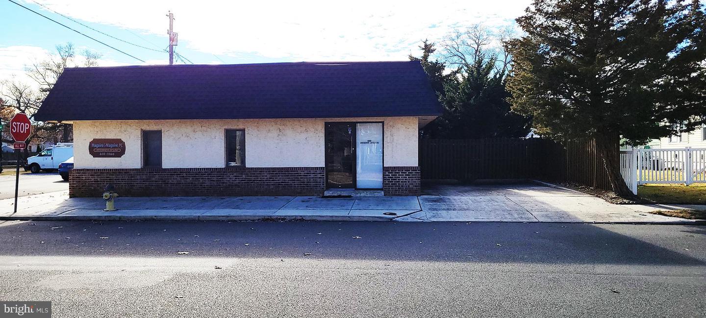 200 Jackson Ave Property Photo 4