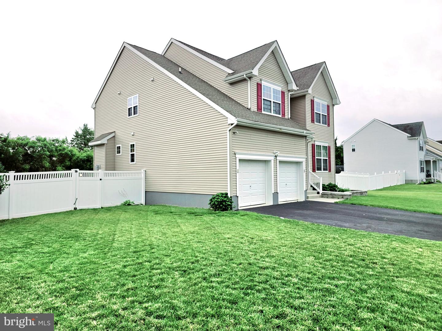 5 MOONLIGHT DR