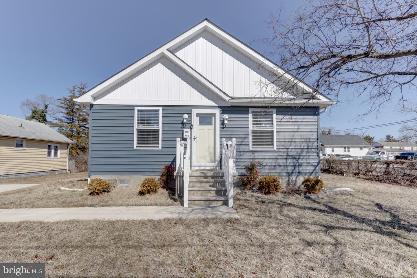 402 W Bayview Ave Property Photo 1