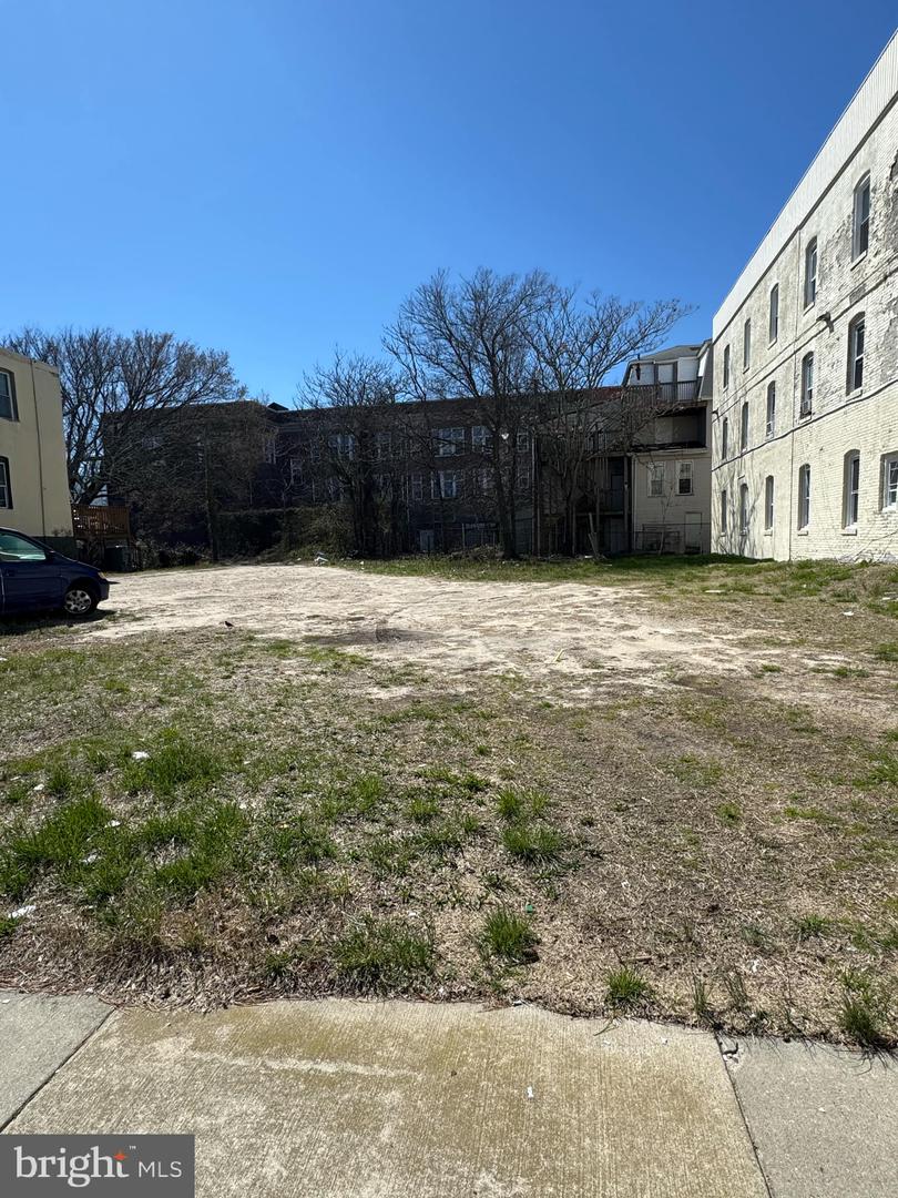 38 N Connecticut Ave Property Photo 1