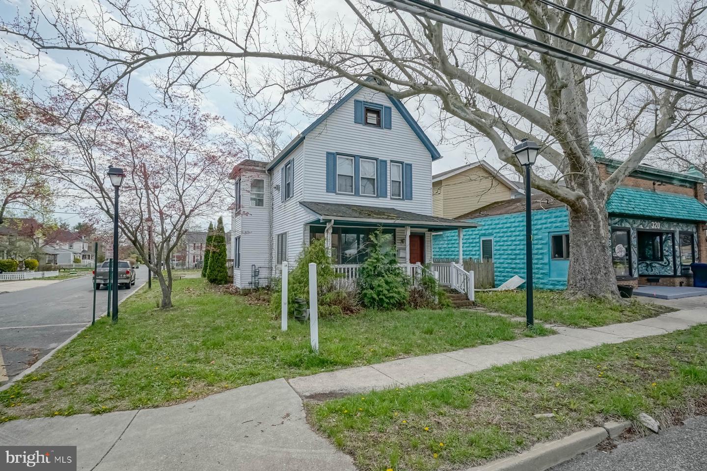 318 12TH ST Property Photo 1