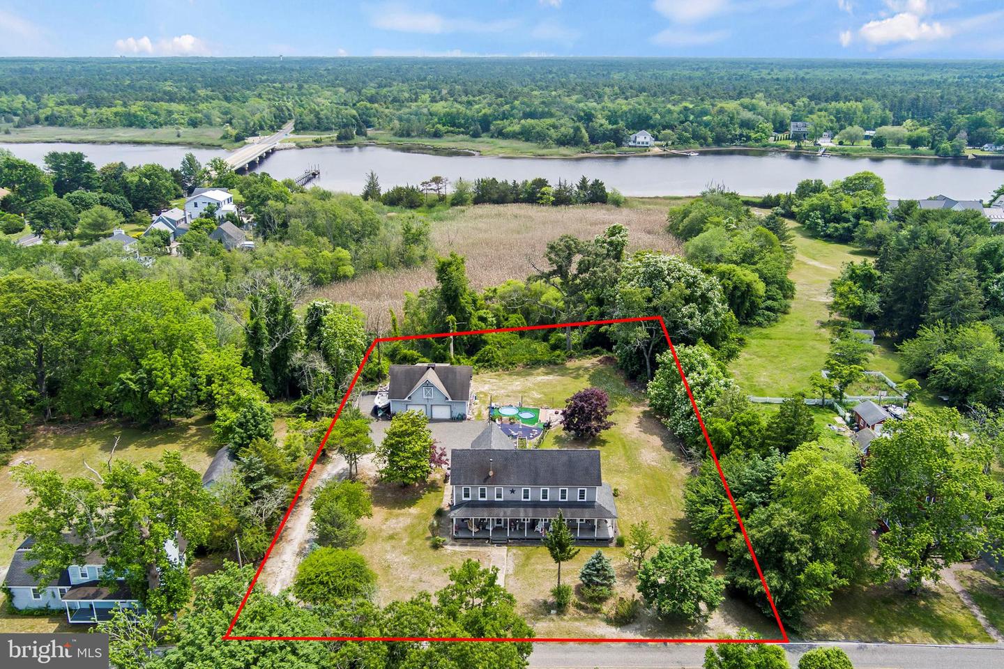 17 Main St Property Photo 1