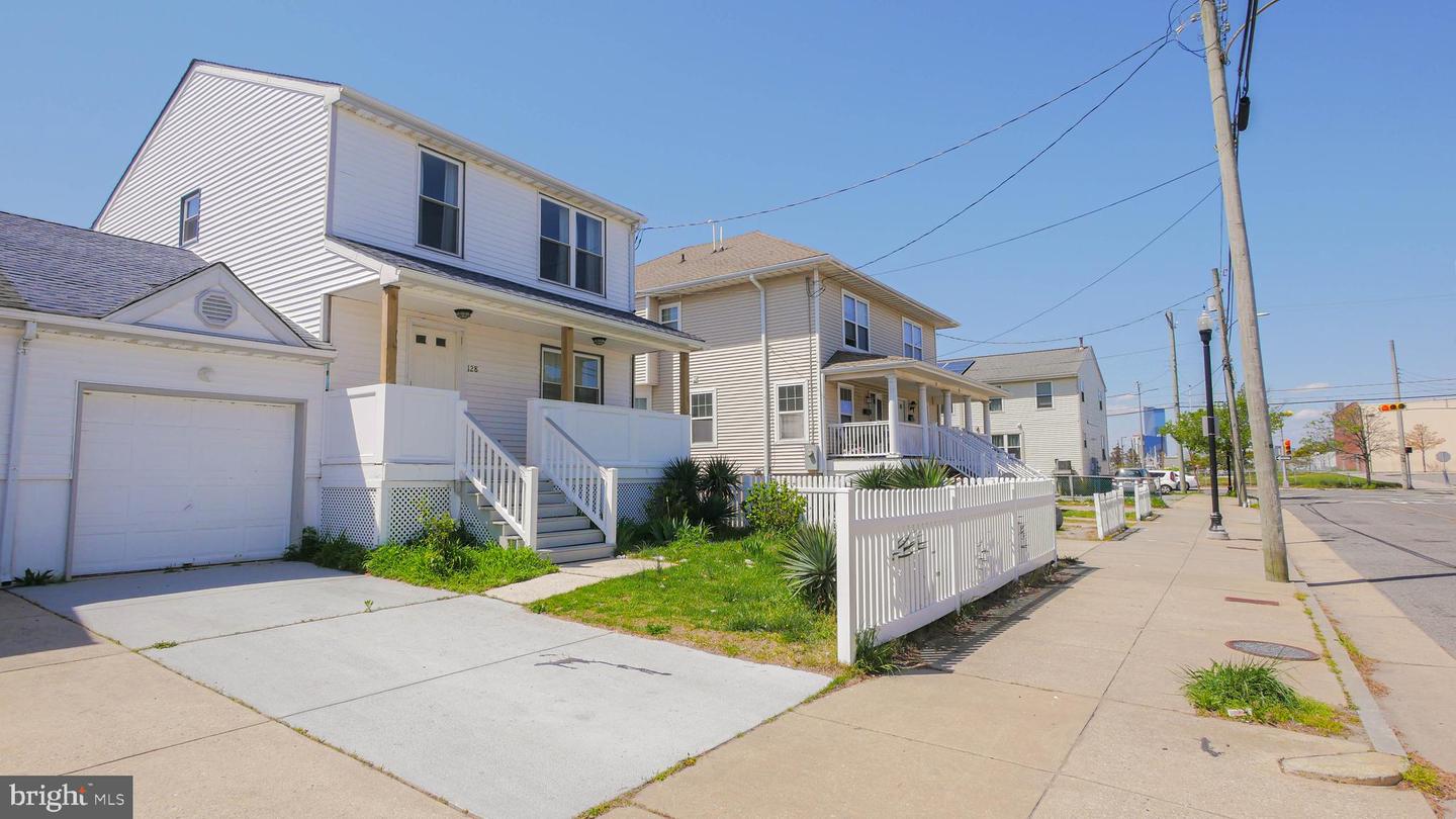 128 N Rhode Island Ave Property Photo 3