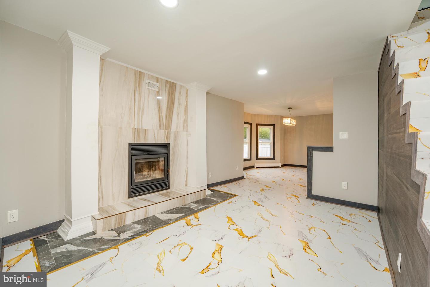 1203 W Mill Rd Property Photo 6