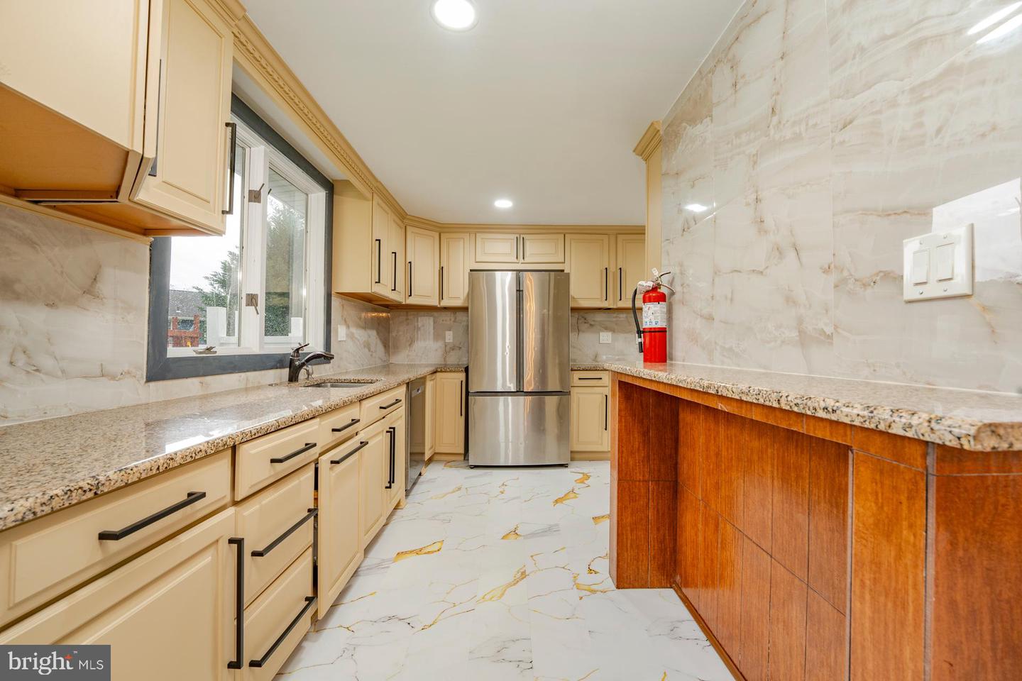 1203 W Mill Rd Property Photo 10