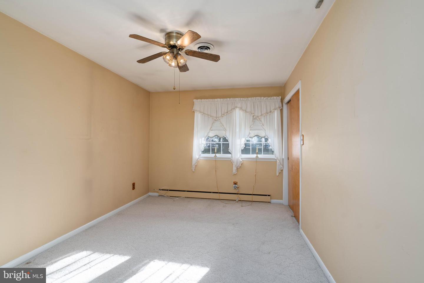 19 Middle Rd Property Photo 19