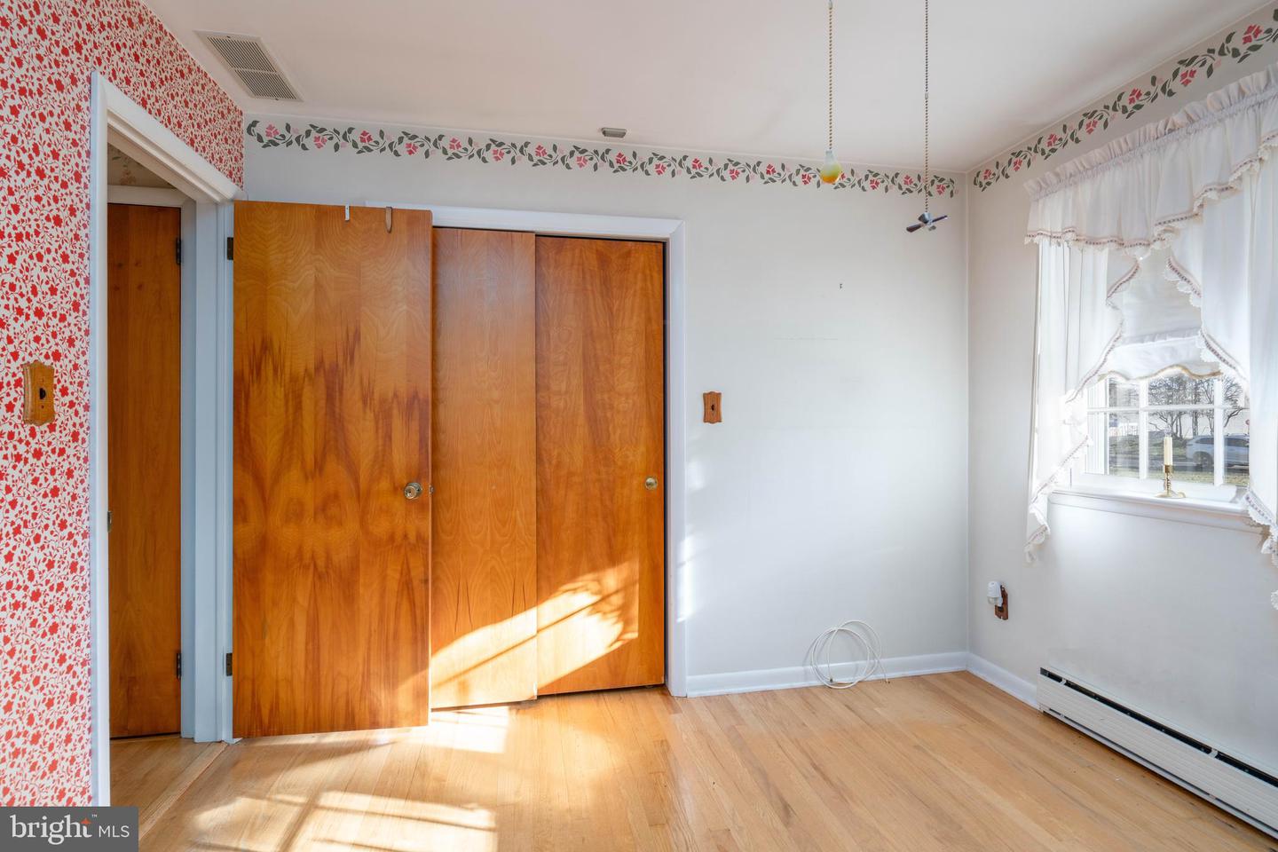 19 Middle Rd Property Photo 21