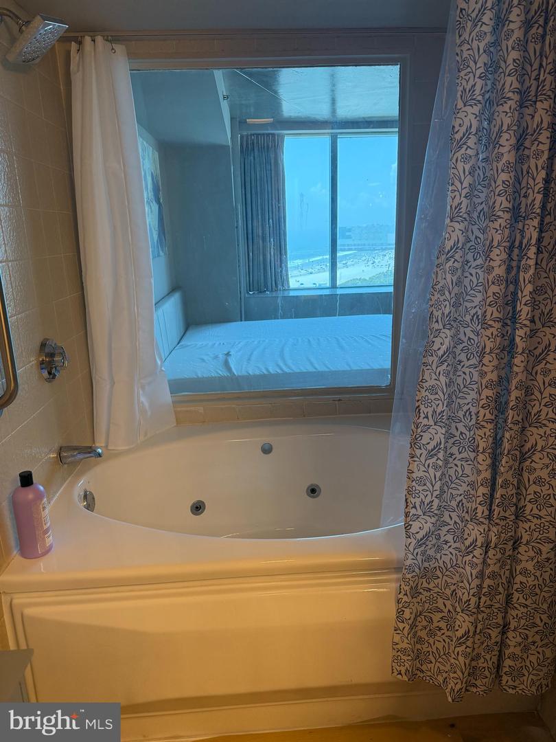 1515 Boardwalk #908 Property Photo 12