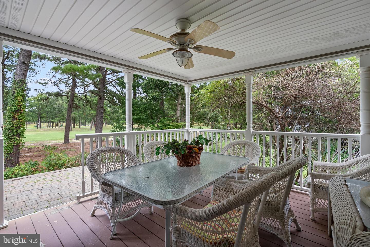 277 Greenbriar Court Property Photo 3