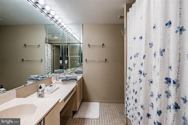 3101 Boardwalk #3208-2 Property Photo 4