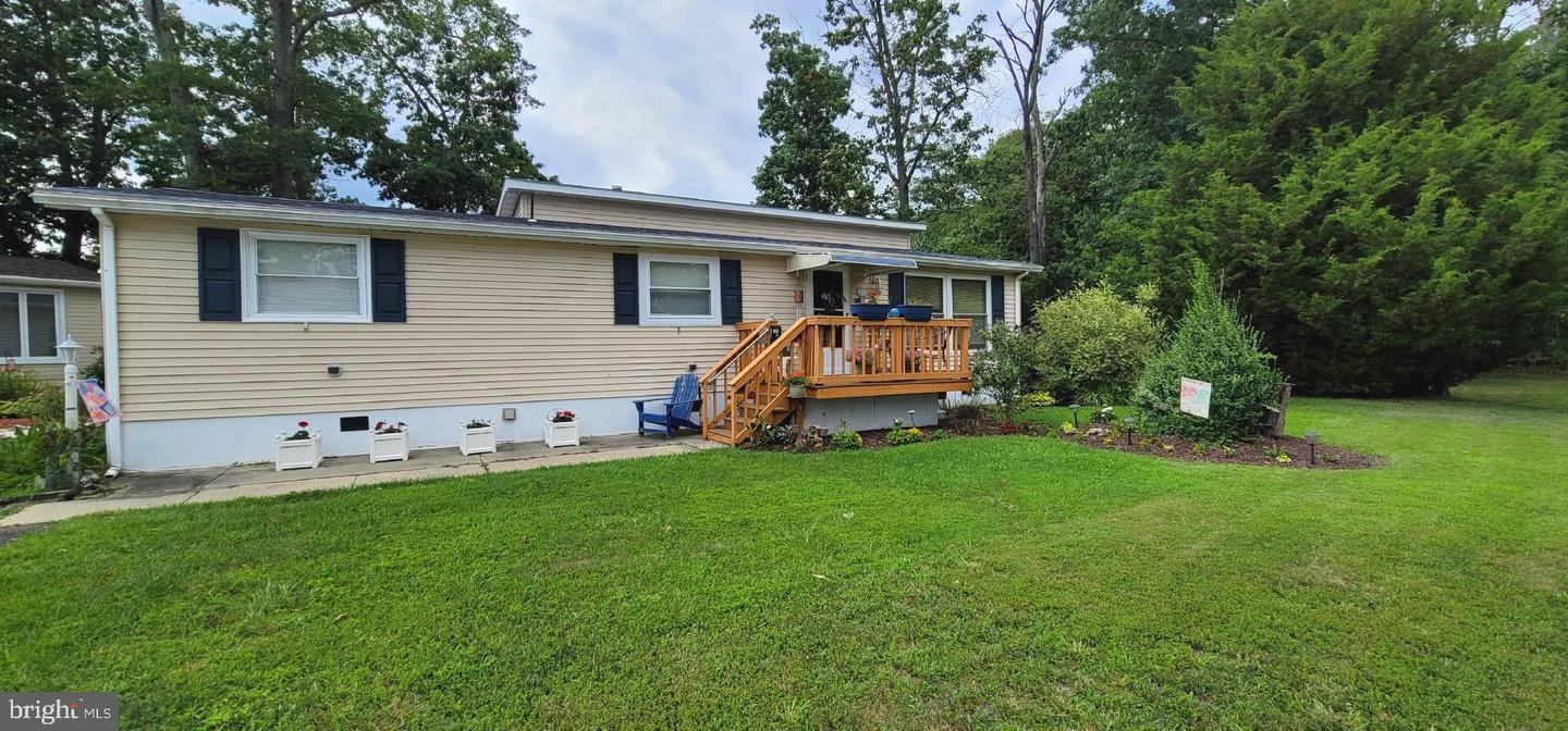 130 Country Lane Property Photo 1