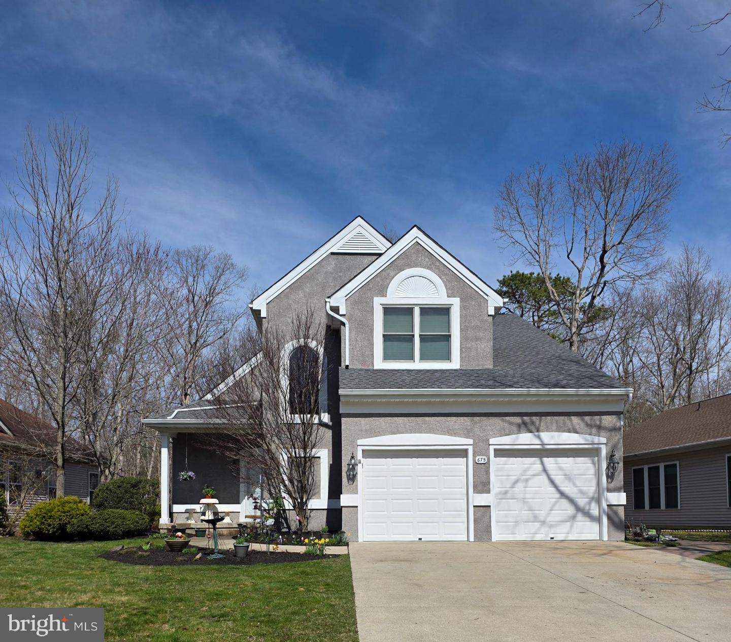 675 Country Club Dr Property Photo 1