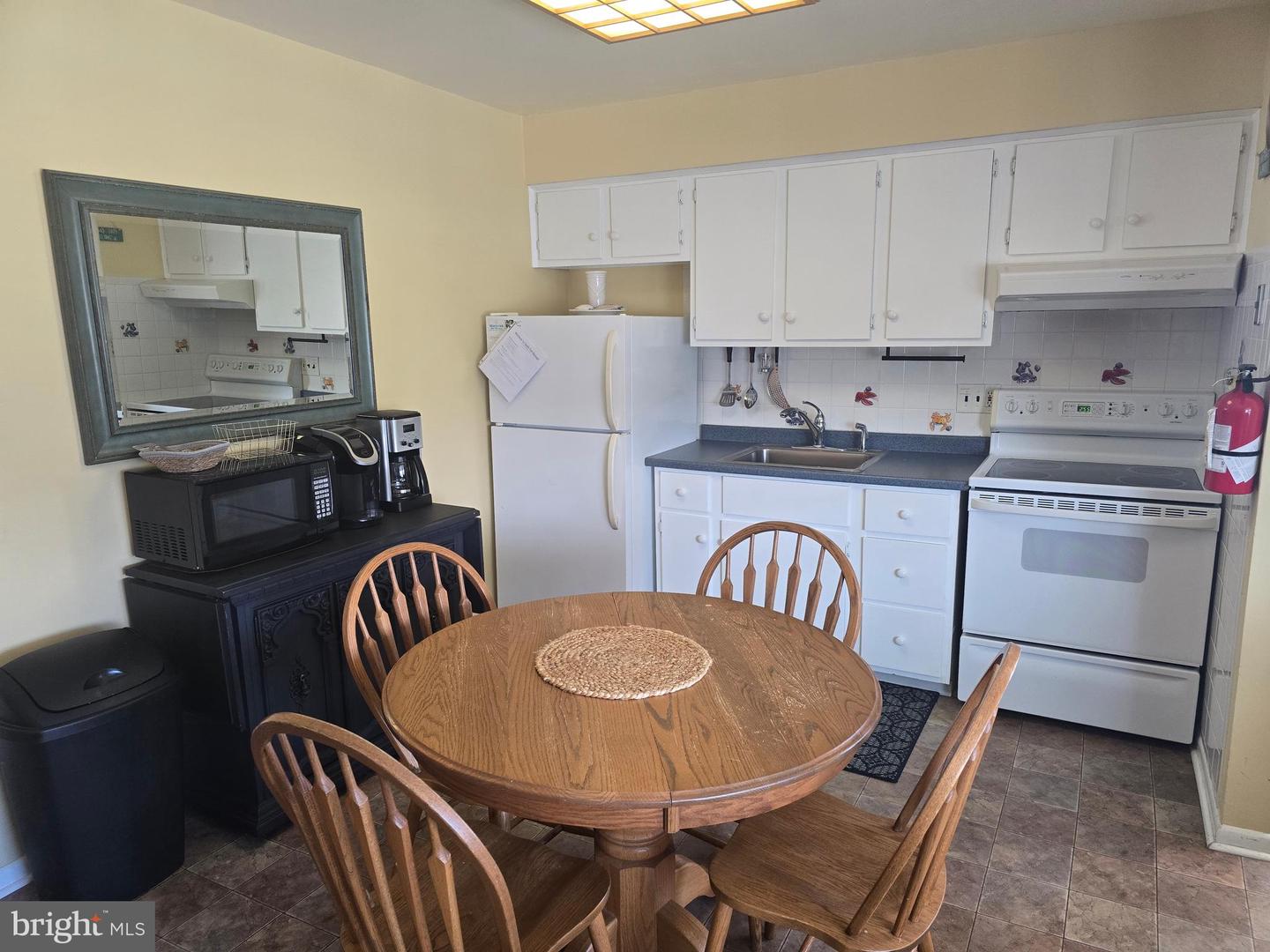 1203 Beach Ave E #8 Property Photo 6
