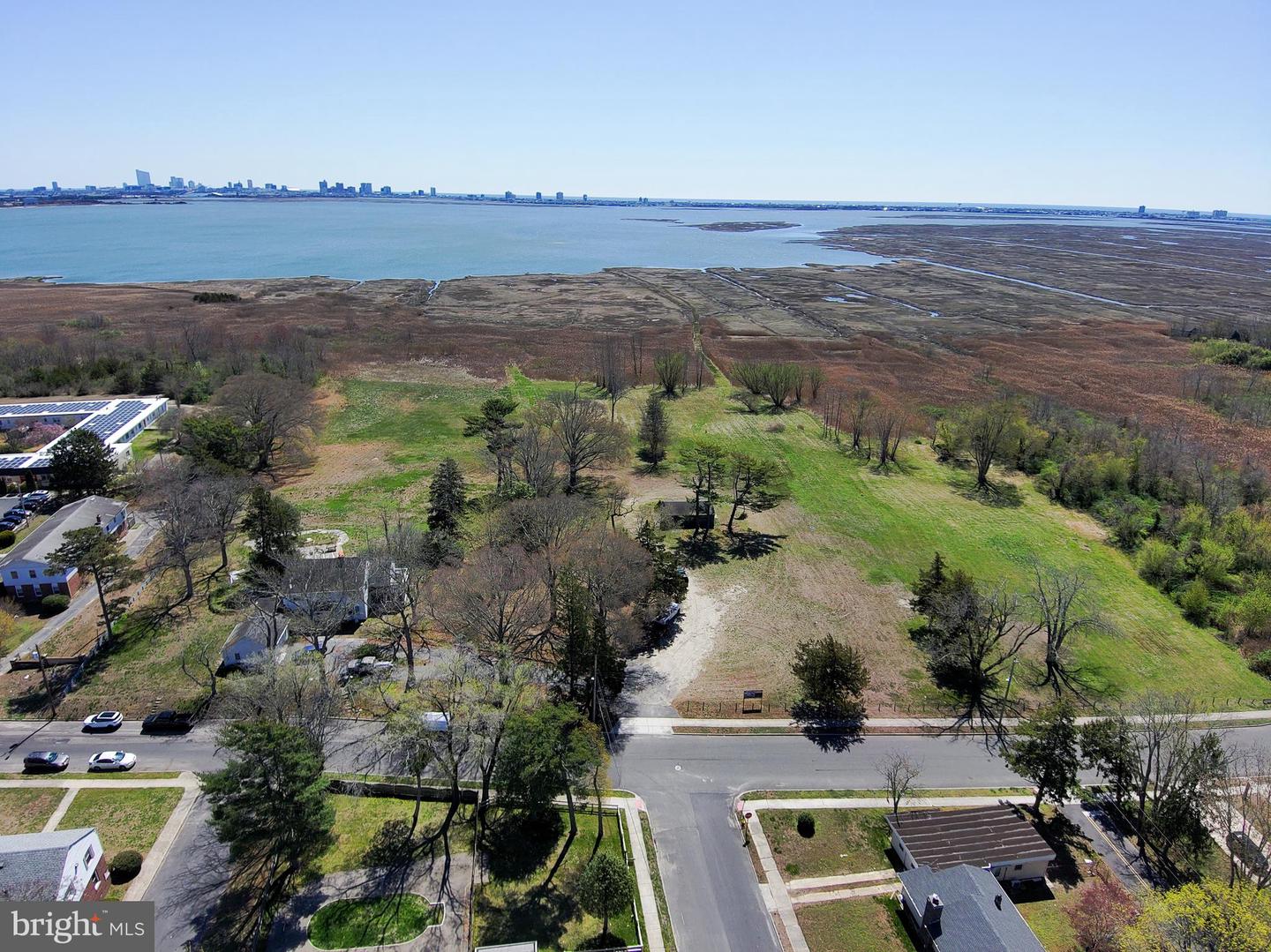 1122 Clematis Ave Property Photo 1