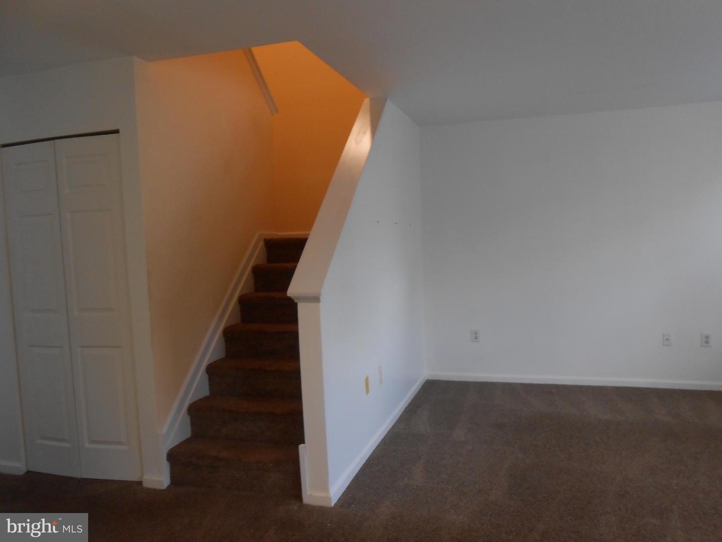 1526 Thomas Jefferson Ct #1526 Property Photo 4