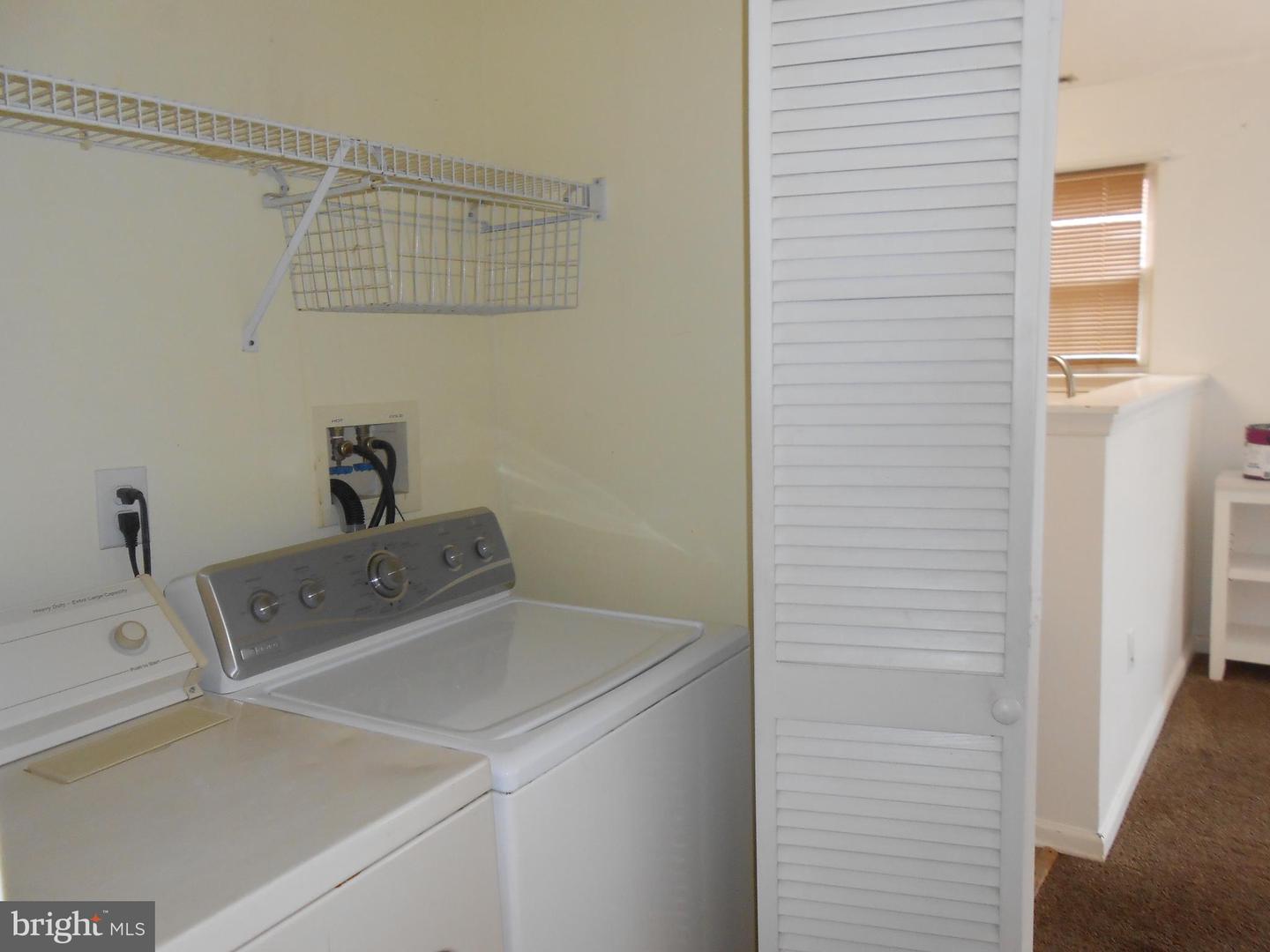 1526 Thomas Jefferson Ct #1526 Property Photo 6