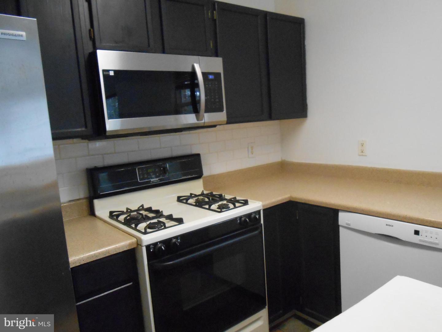 1526 Thomas Jefferson Ct #1526 Property Photo 11