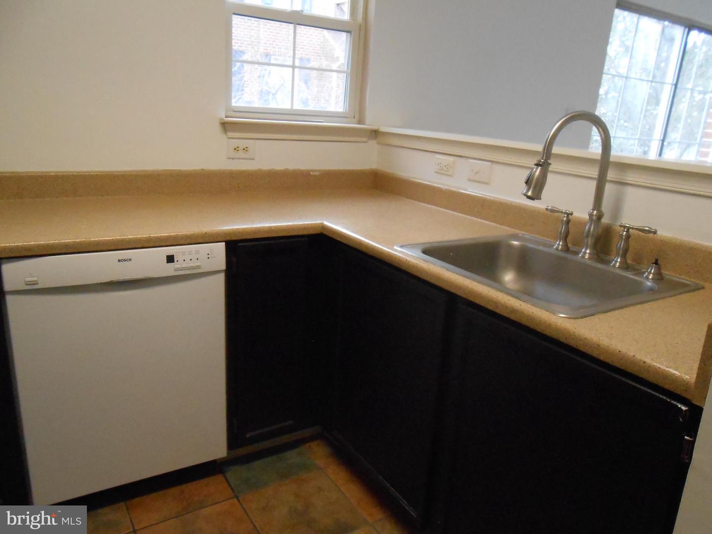 1526 Thomas Jefferson Ct #1526 Property Photo 12