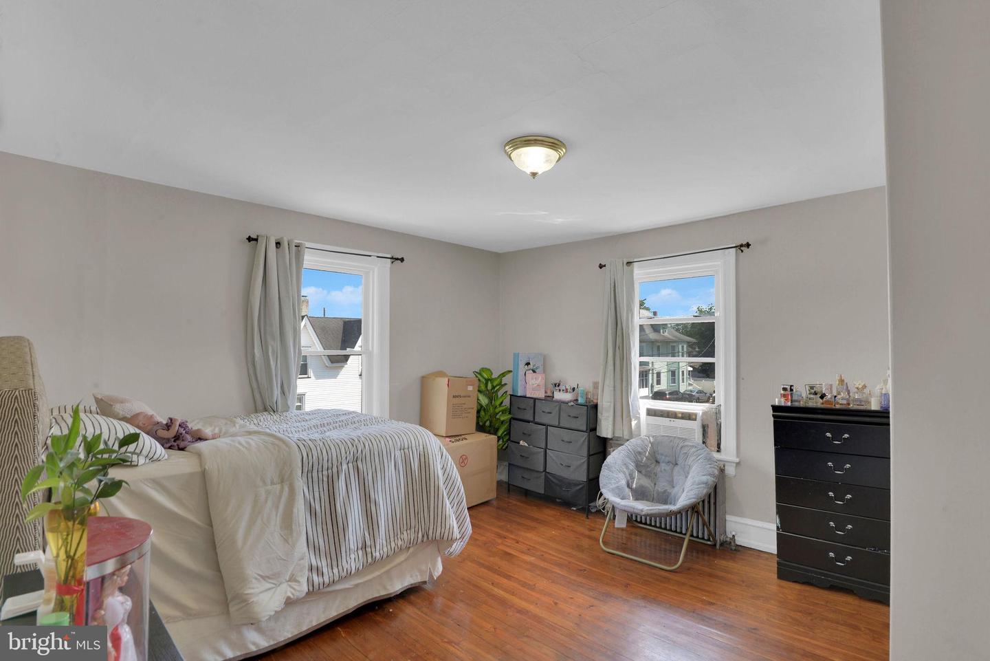 228 Pleasant St E Property Photo 3