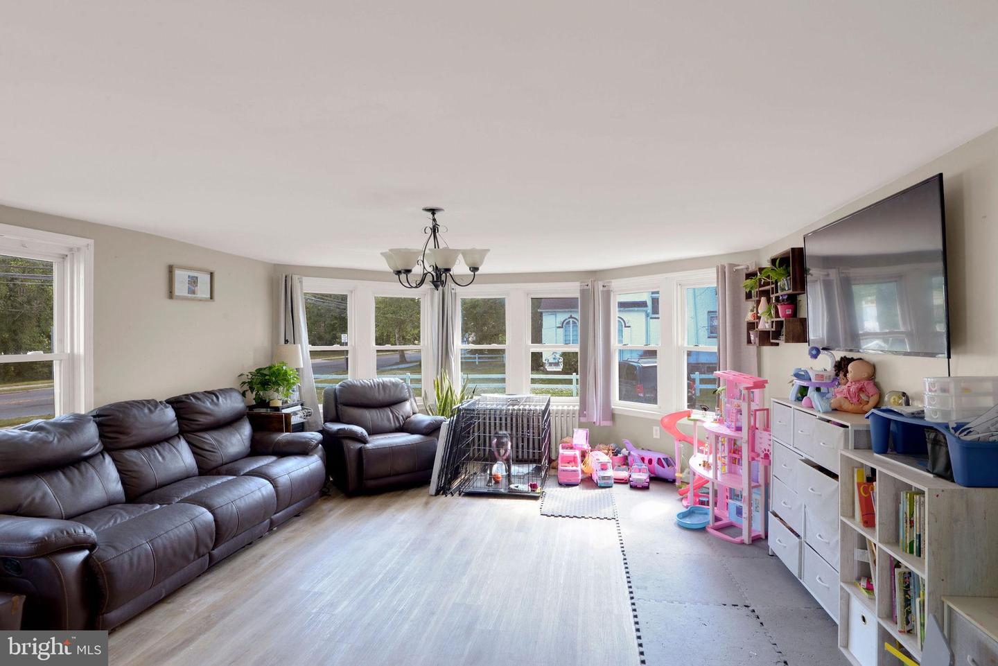 799 Bellevue Ave Property Photo 3
