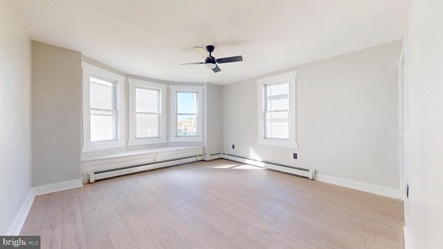 203 S Metropolitan Ave Property Photo 20