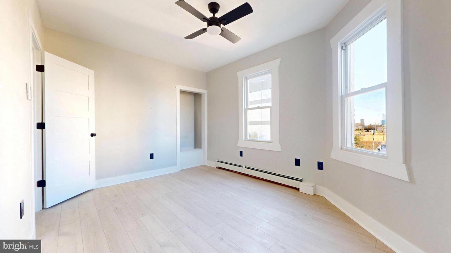 203 S Metropolitan Ave Property Photo 27