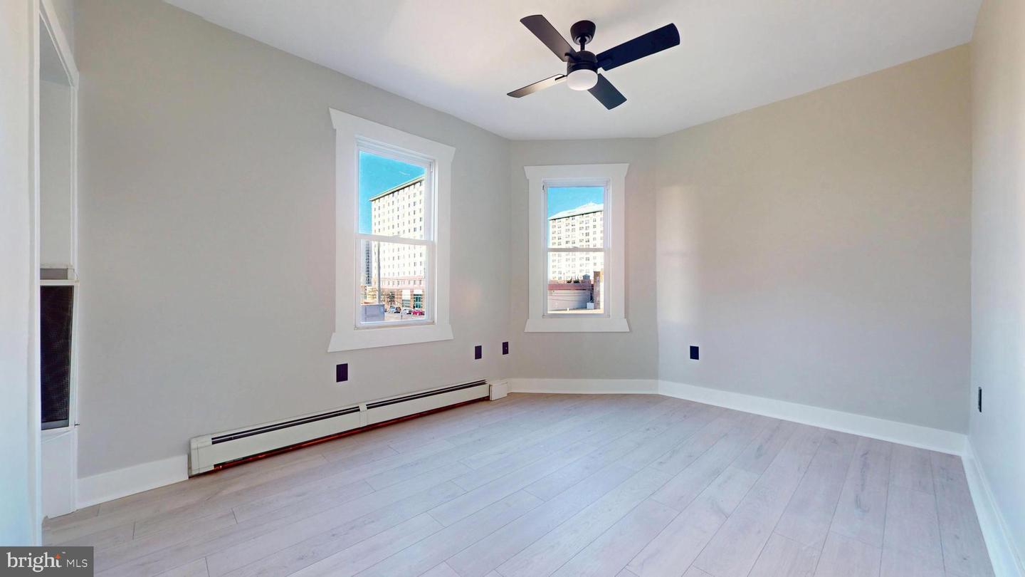 203 S Metropolitan Ave Property Photo 33