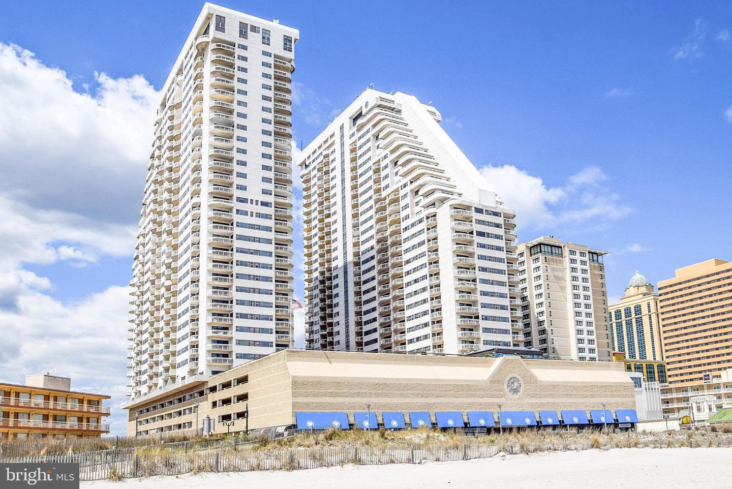 3101 Bdwk 1503-1505 T2 Property Photo 1