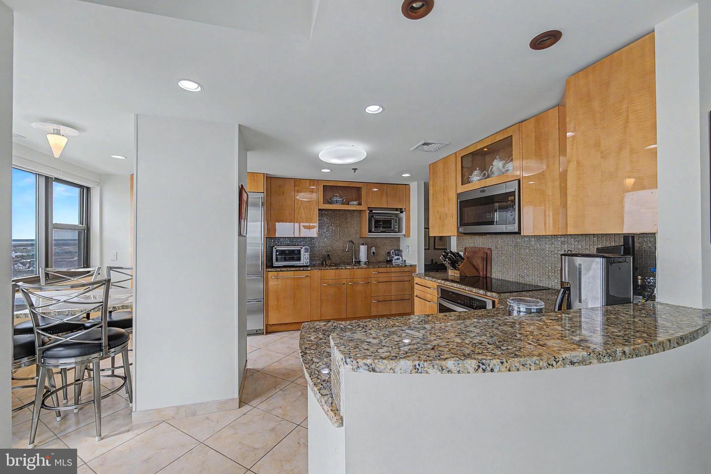 3101 Bdwk 1503-1505 T2 Property Photo 19