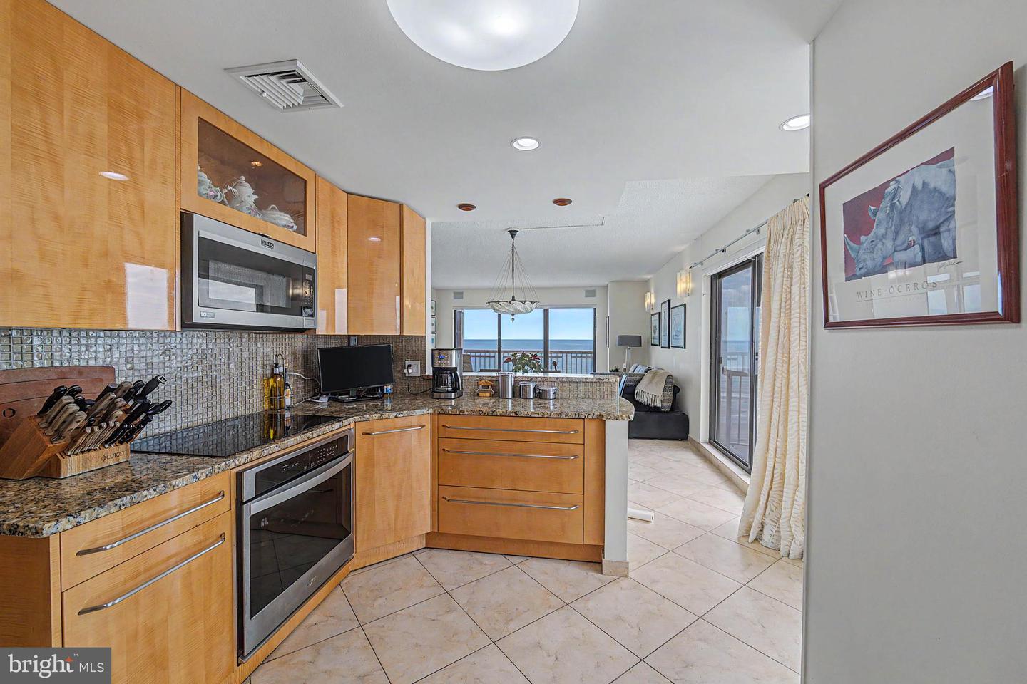 3101 Bdwk 1503-1505 T2 Property Photo 20
