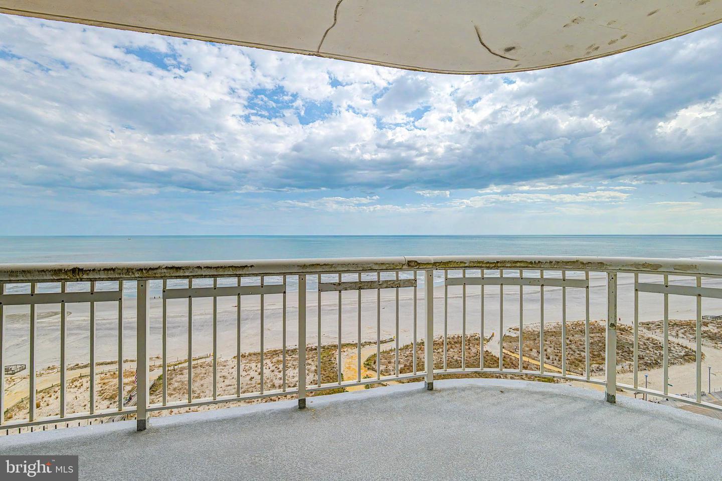 3101 Bdwk 1503-1505 T2 Property Photo 27