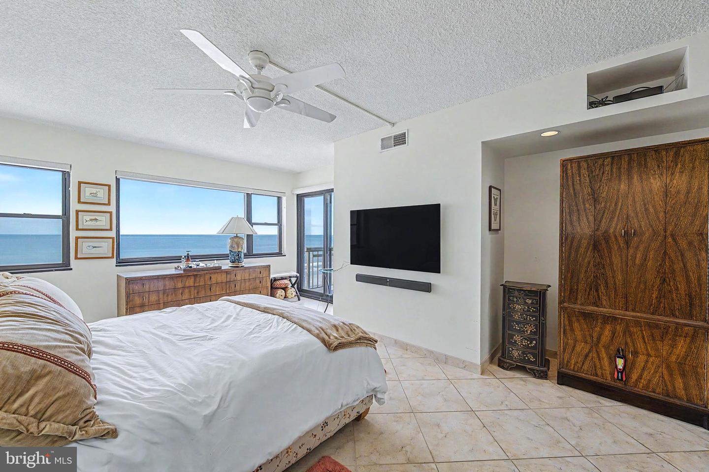 3101 Bdwk 1503-1505 T2 Property Photo 34